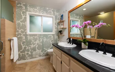 Bath - 5402 Cameo Rd, Carpinteria, CA 93013 photo 2 of 2