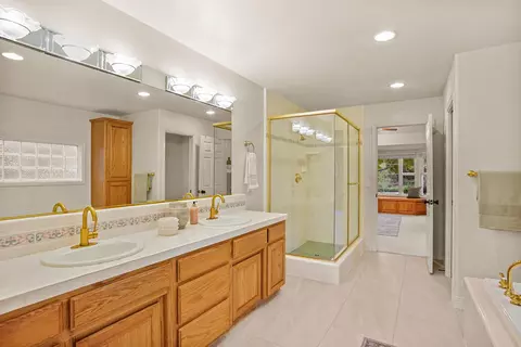 Bath - 312 Freya Dr, Solvang, CA 93463 photo 2 of 5