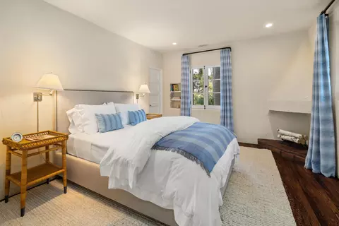 Bedroom - 1284 Mesa Rd, Montecito, CA 93108 photo 4 of 5