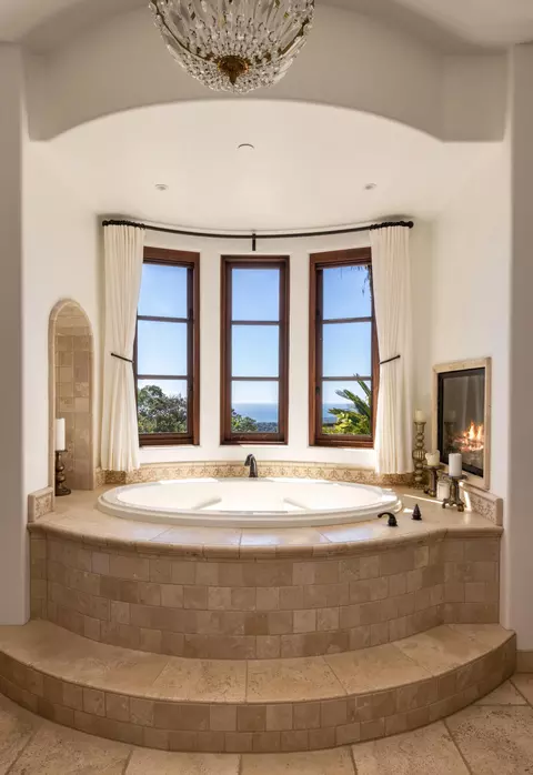 Bath - 3091 Hidden Valley Ln, Montecito, CA 93108 photo 2 of 3