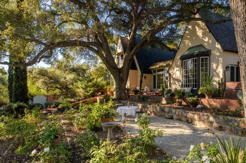 1104 Foothill Rd, Ojai, CA 93023