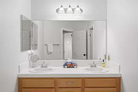 Bath - 521 Y Pl, Lompoc, CA 93436 photo 4 of 7