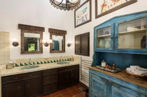 Bath - 549 Hot Springs Rd, Montecito, CA 93108 photo 1 of 2