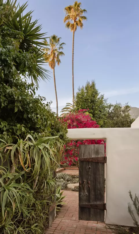 Exterior - 549 Hot Springs Rd, Montecito, CA 93108 photo 3 of 10