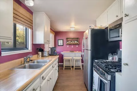 Kitchen - 1601 Barrington Ct, Lompoc, CA 93436 photo 3 of 3