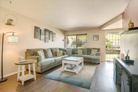 Living - 1601 Barrington Ct, Lompoc, CA 93436 photo 2 of 4