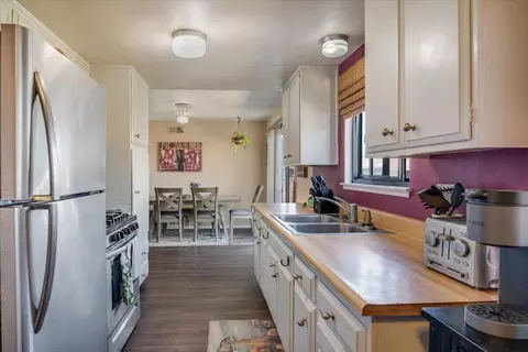 Kitchen - 1601 Barrington Ct, Lompoc, CA 93436 photo 2 of 3