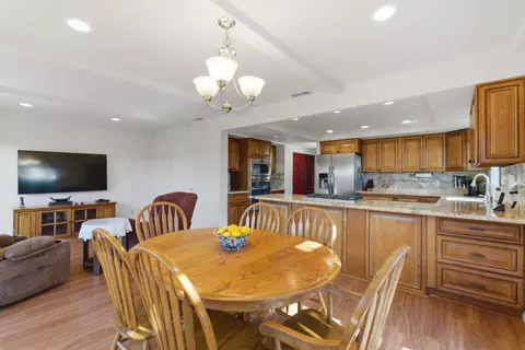 Dining - 4436 Mesa Ln, Carpinteria, CA 93013 photo 3 of 3