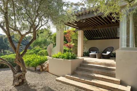 Exterior - 191 E Mountain Dr, Montecito, CA 93108 photo 6 of 8
