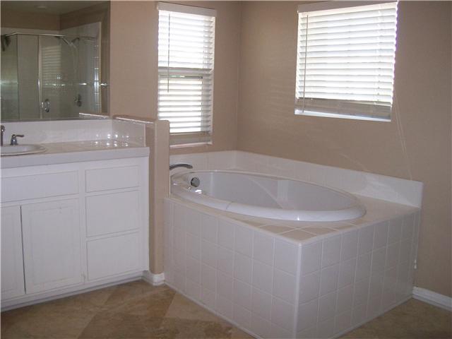 1033 Boulder Pl, Oceanside, CA 92057 photo 4