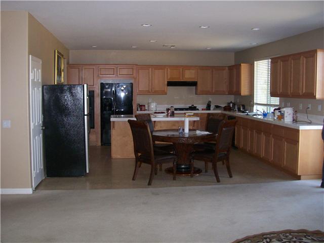 1033 Boulder Pl, Oceanside, CA 92057 photo 2