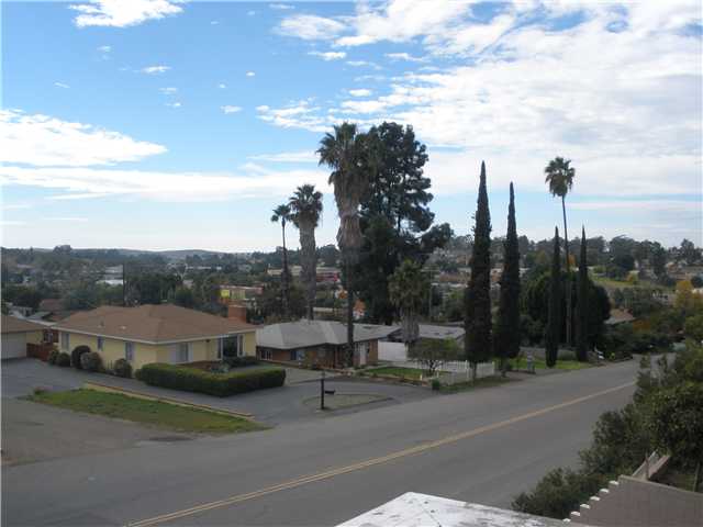 312 E College St, Fallbrook, CA 92028 photo 3