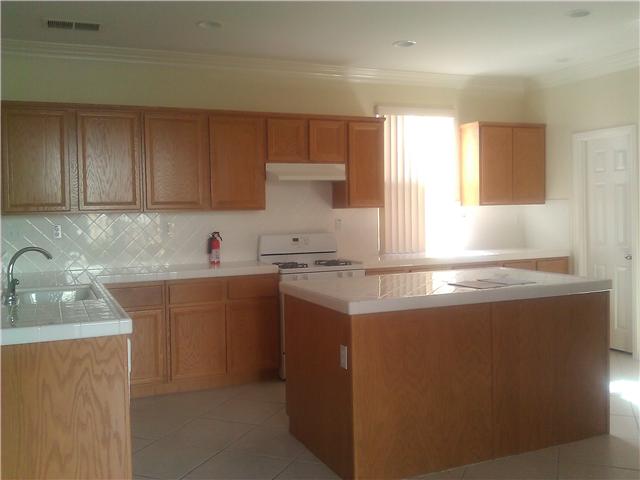 1066 Bells Dr, Oceanside, CA 92057 photo 4