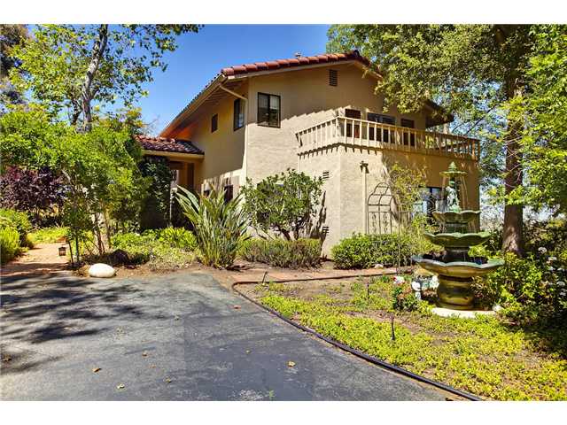 2178 Summit Dr, Escondido, CA 92025 photo 2