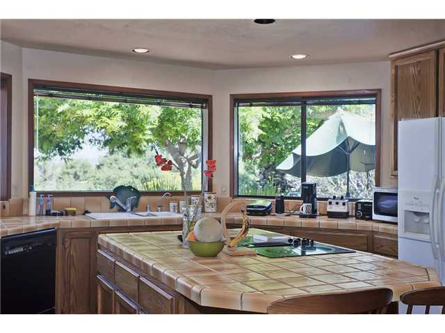 2178 Summit Dr, Escondido, CA 92025 photo 9