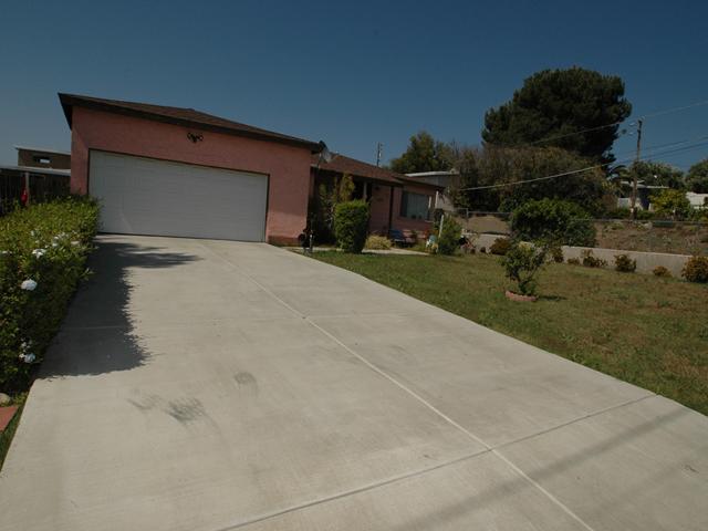 9184 Lamar St, Spring Valley, CA 91977 photo 2
