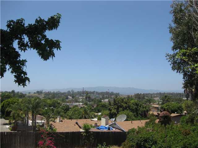 308 E Clemmens Ln, Fallbrook, CA 92028 photo 2