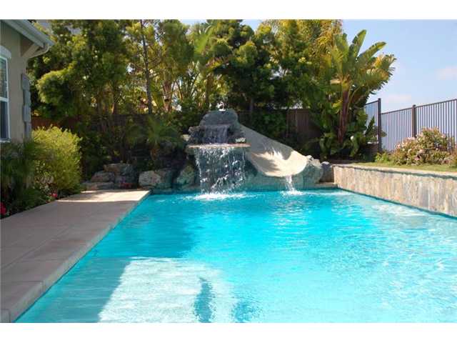 580 Lynwood Dr, Encinitas, CA 92024 photo 2