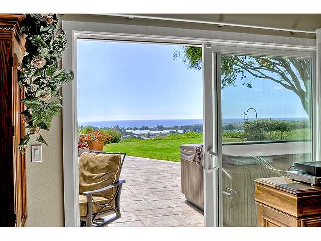 1738 Burgundy Rd, Encinitas, CA 92024 photo 2