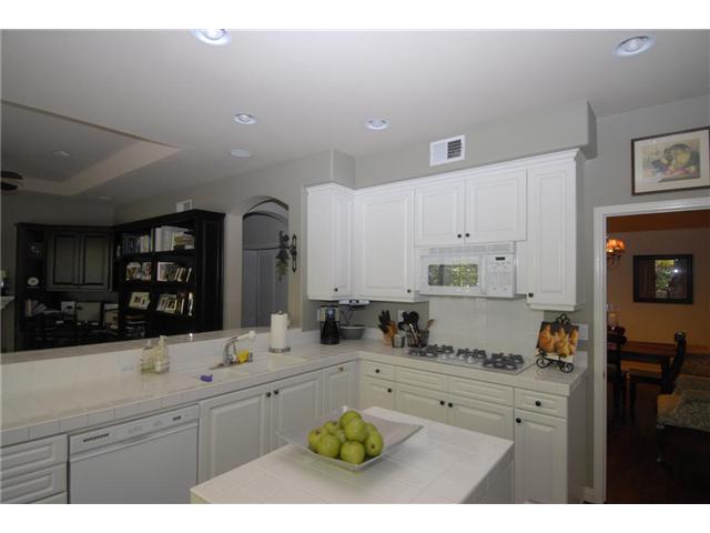 2710 Carriagedale, La Jolla, CA 92037 photo 4