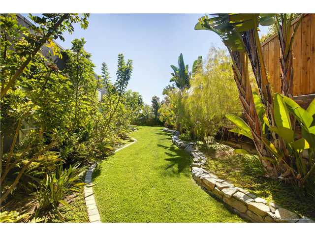 936 Havenhurst Dr, La Jolla, CA 92037 photo 17