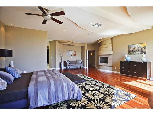 936 Havenhurst Dr, La Jolla, CA 92037 photo 19