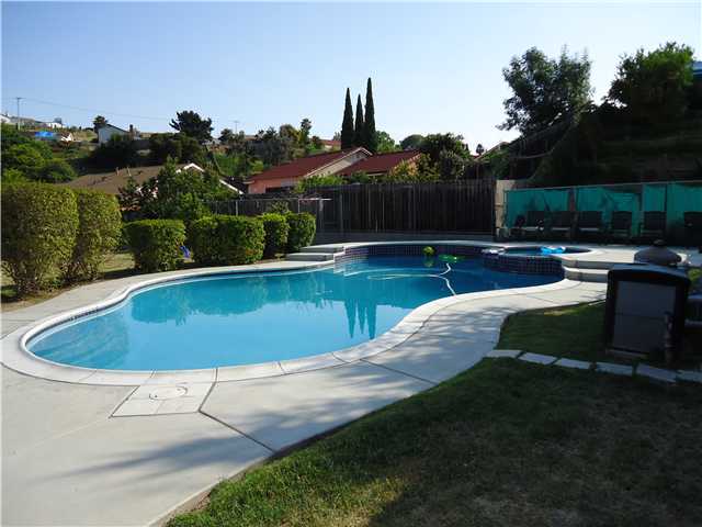 520 Alene St, Spring Valley, CA 91977 photo 2