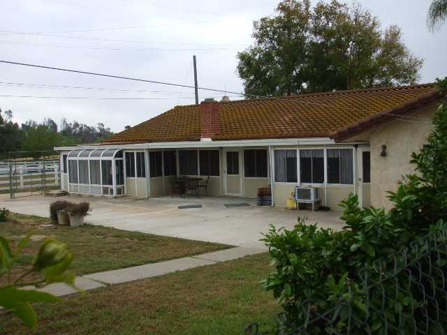 1004 Gamble Ln, Escondido, CA 92029 photo 2