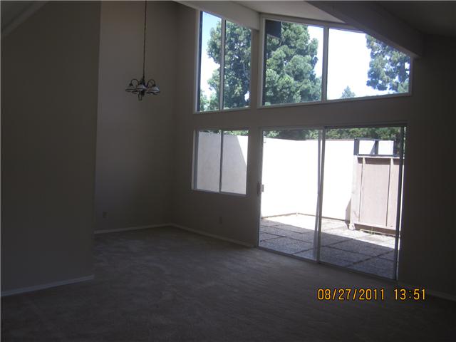 424 Parkside Dr, Oceanside, CA 92058 photo 2