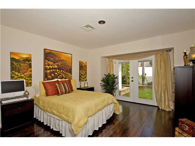 Undisclosed, La Jolla, CA 92037 photo 10