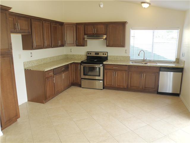 422 Creek Rd, Oceanside, CA 92058 photo 3
