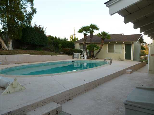1647 Calavo Rd, Fallbrook, CA 92028 photo 5