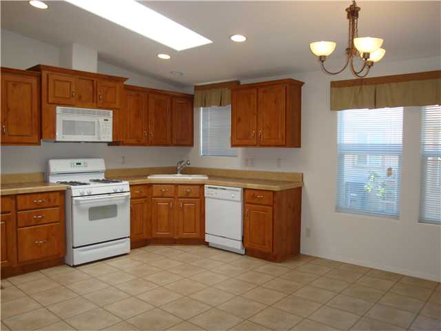 726 5th Ave, Escondido, CA 92025 photo 4