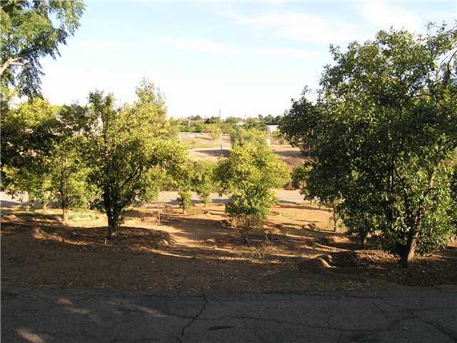 958 Colina Creek Trail Trl, Fallbrook, CA 92028 photo 2