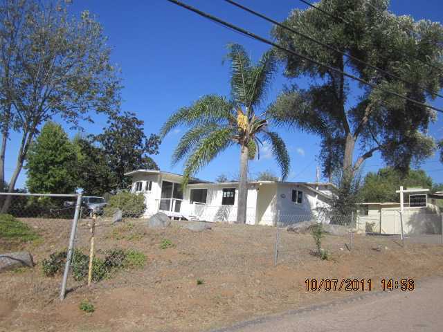 325 W Dougherty St, Fallbrook, CA 92028 photo 2