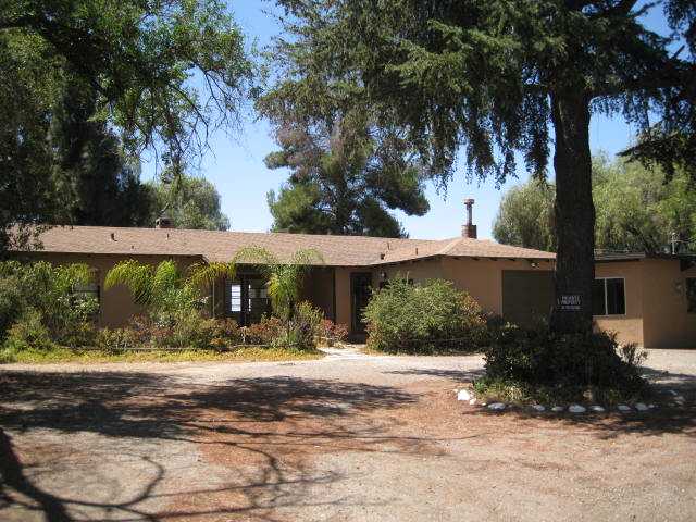 305 Elder St, Fallbrook, CA 92028 photo 2