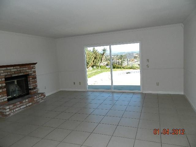 616 Flora Dr, Oceanside, CA 92057 photo 2