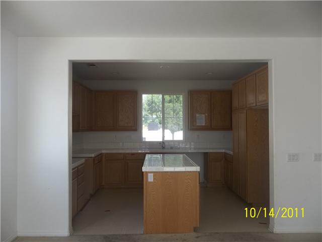 2892 Lake View Dr, Perris, CA 92571 photo 4