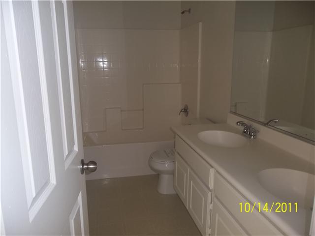 2892 Lake View Dr, Perris, CA 92571 photo 5