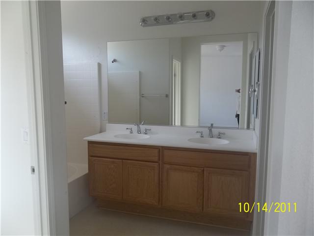 2892 Lake View Dr, Perris, CA 92571 photo 7