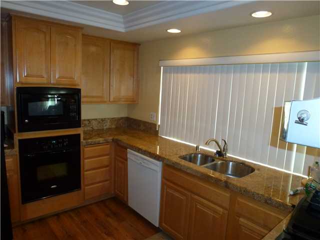 390 Dewane Dr, El Cajon, CA 92020 photo 4