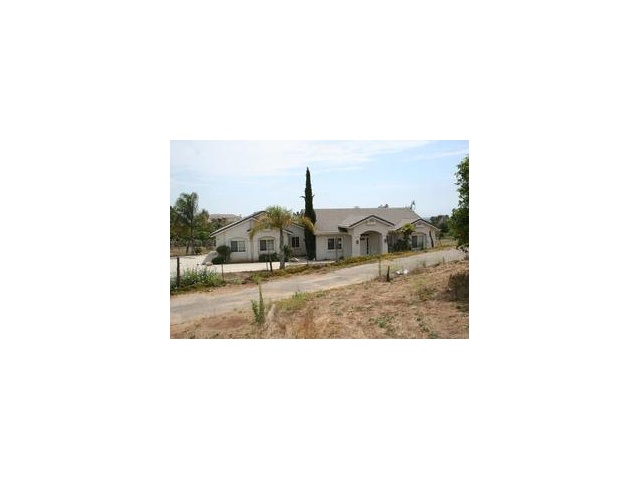 526 Yucca Rd, Fallbrook, CA 92028 photo 1