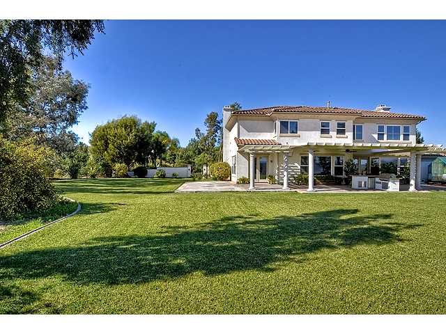3864 Wendi Ct, Fallbrook, CA 92028 photo 3
