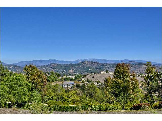 3864 Wendi Ct, Fallbrook, CA 92028 photo 5