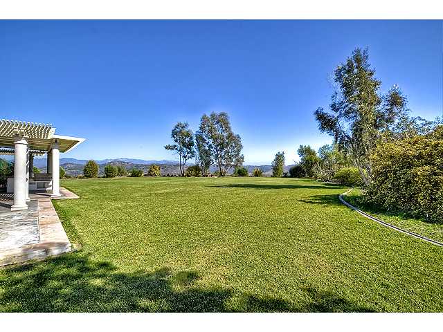 3864 Wendi Ct, Fallbrook, CA 92028 photo 4