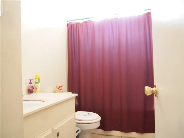 1040 Bartlett Dr, Vista, CA 92084 photo 9