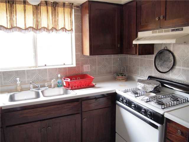 1040 Bartlett Dr, Vista, CA 92084 photo 7