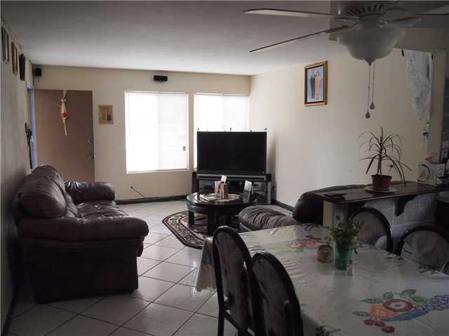 1040 Bartlett Dr, Vista, CA 92084 photo 3