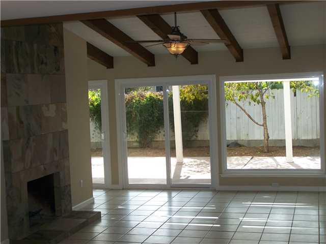 913 Milane Ln, Escondido, CA 92026 photo 4
