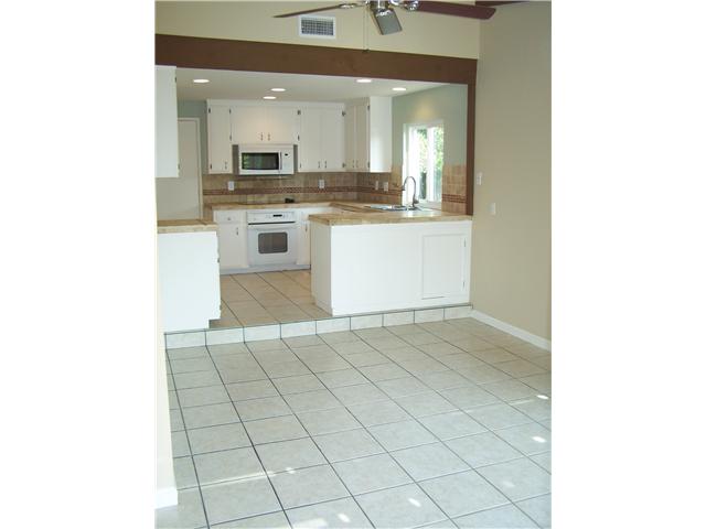 913 Milane Ln, Escondido, CA 92026 photo 10